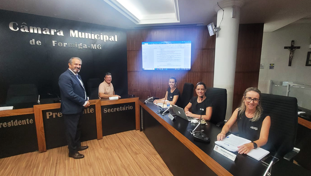 Novos Rumos para o Legislativo. Câmara avança na revisão das normas que orientam o município