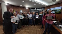 Agricultores são homenageados com a placa “Vereador Tião do Preto”