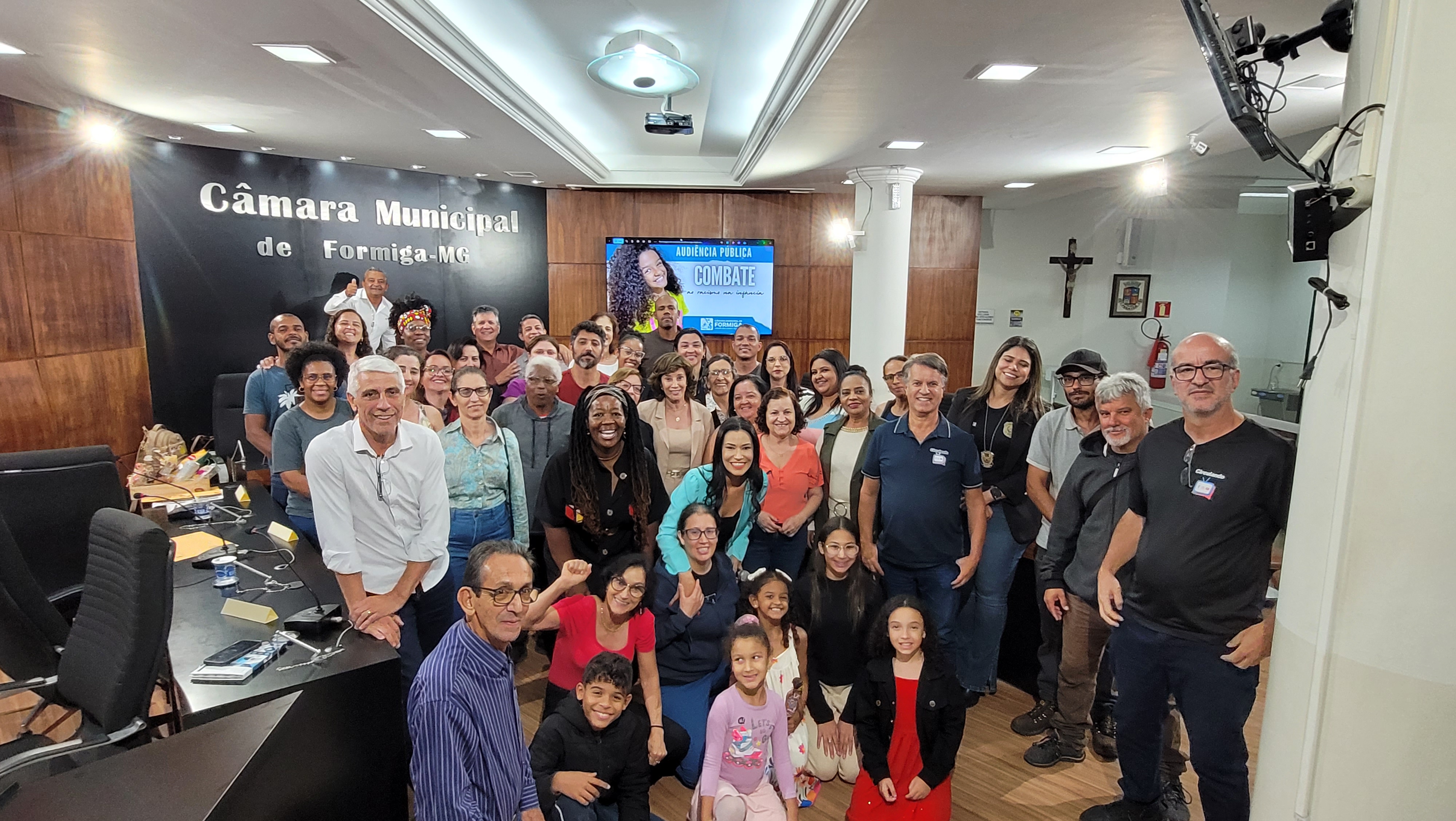 Audiência Pública sobre combate ao racismo na infância é marco histórico na Câmara de Formiga