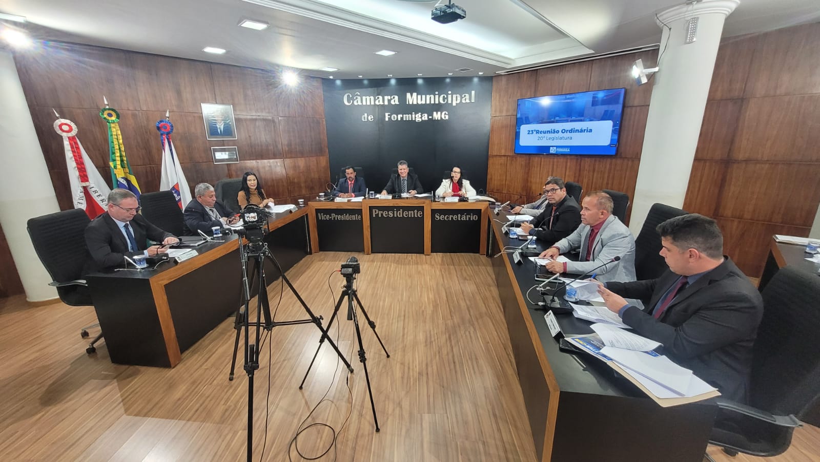 Câmara aprova gratuidade no transporte para servidores e diretrizes do Orçamento de 2026