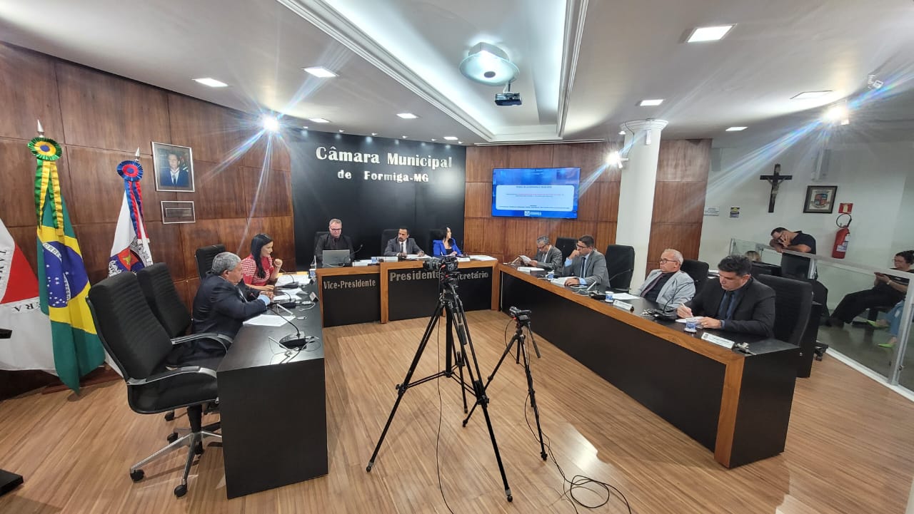 Câmara aprova projetos voltados à saúde, bem-estar animal e servidores municipais