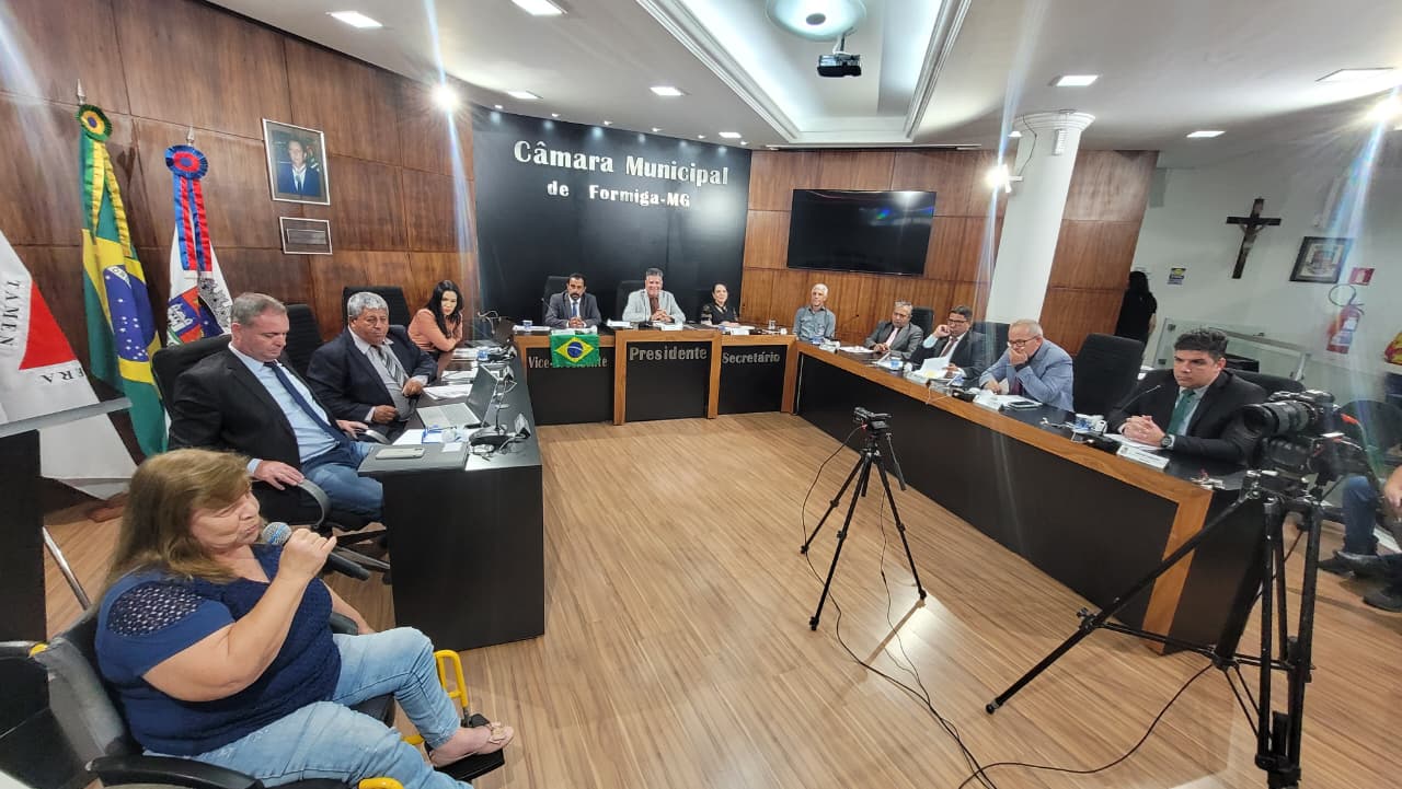 Câmara aprova seis projetos durante 32ª reunião