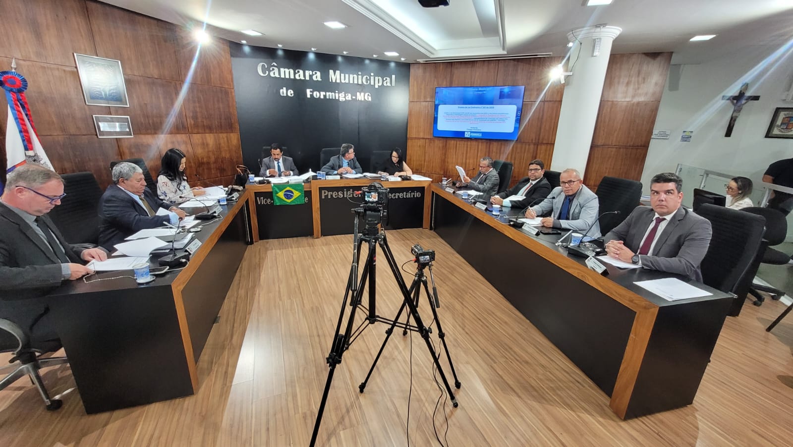 Câmara de Formiga aprova nove projetos e avança em pautas importantes