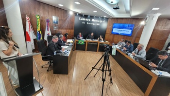 Câmara de Formiga aprova projetos voltados à saúde, valorização de servidores e registra homenagens em plenário