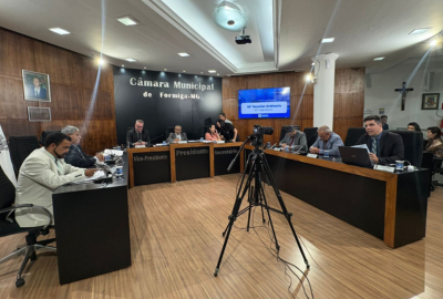 Câmara de Formiga debate iluminação pública, demandas da população e novos projetos de lei