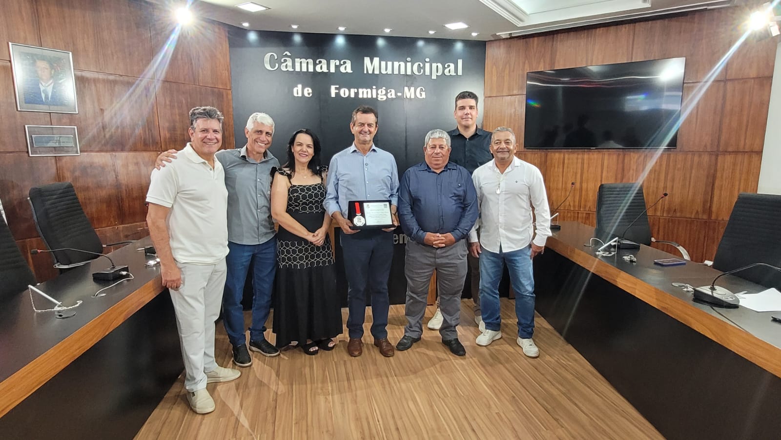 Câmara entrega comenda ao Deputado Antônio Carlos Arantes