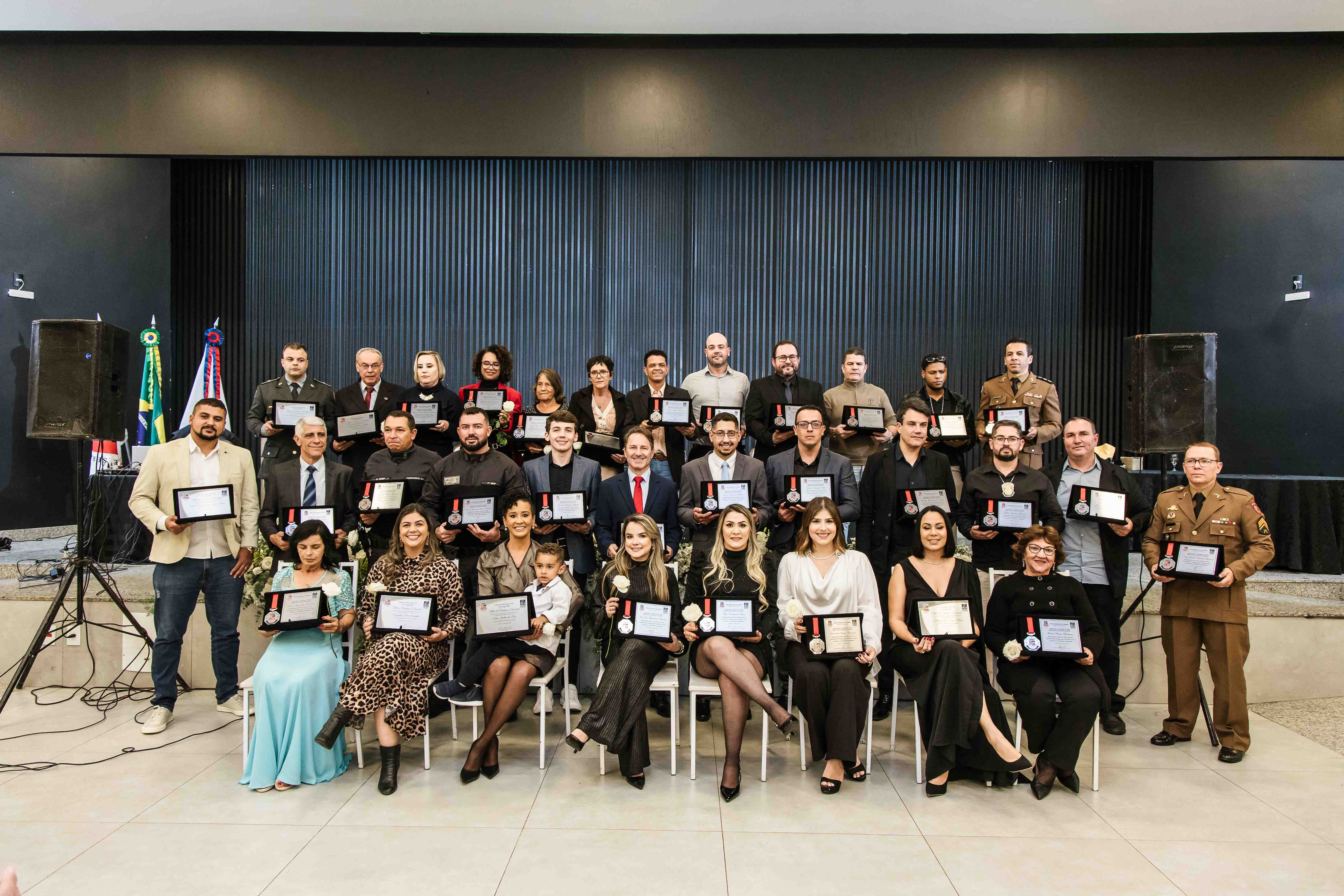 Câmara de Formiga homenageia personalidades com Títulos de Cidadania Honorária e Medalhas “Seis de Junho”