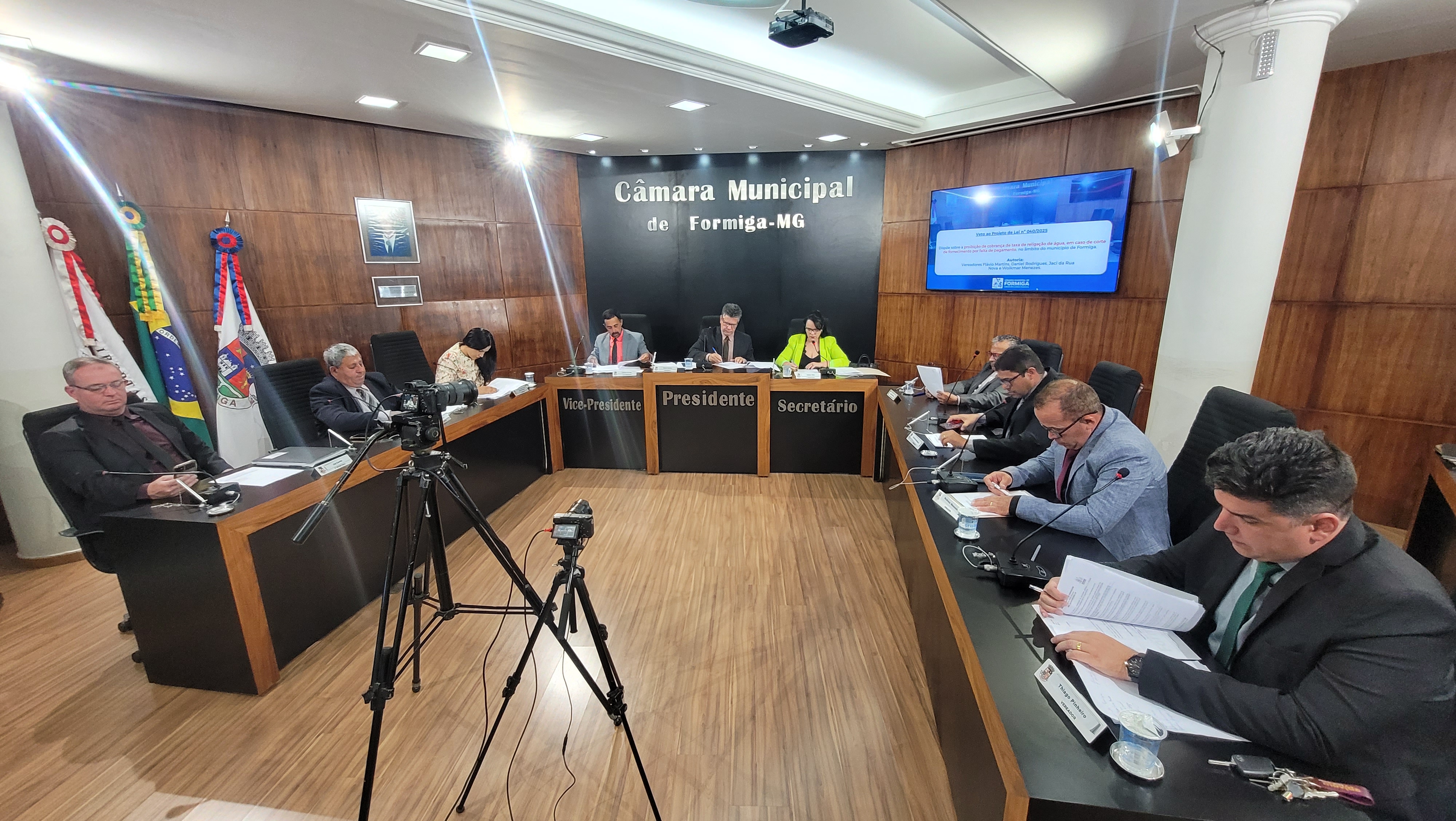  Câmara derruba vetos e aprova projetos que fortalecem cidadania, cultura e políticas públicas em Formiga