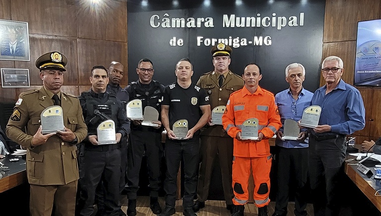 Câmara entrega Título “Boina de Ouro” a profissionais da segurança pública