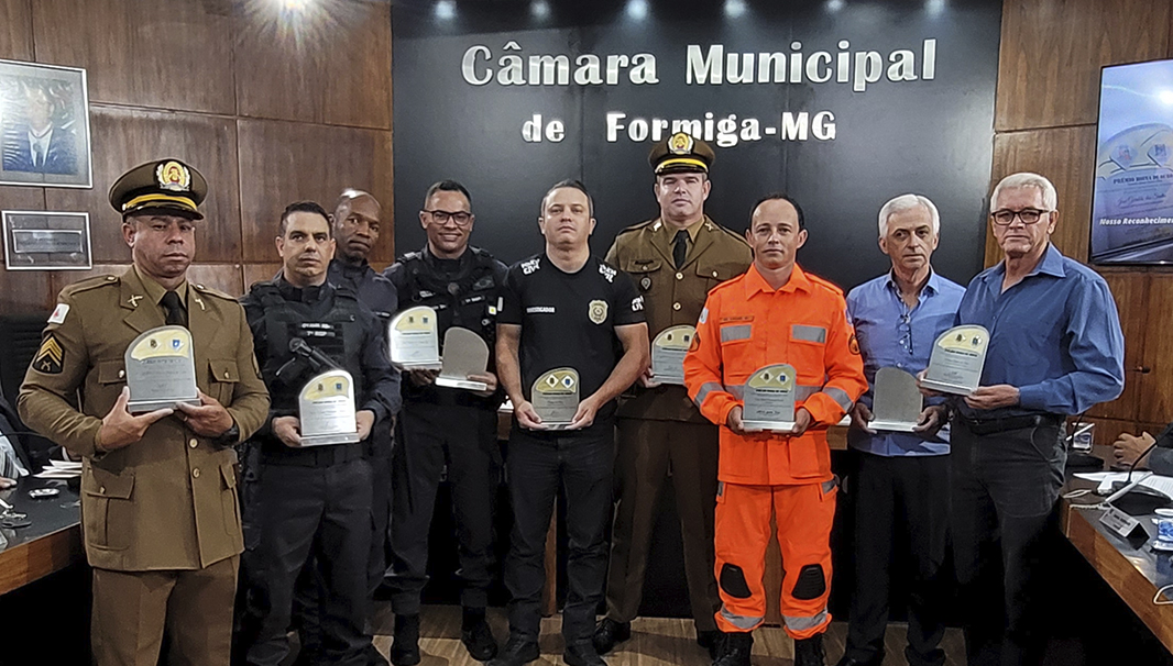Câmara entrega Título “Boina de Ouro” a profissionais da segurança pública