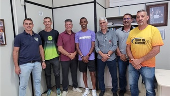 Câmara Municipal de Formiga recebeu a visita do maratonista Giovani dos Santos, um dos maiores nomes do atletismo brasileiro. 