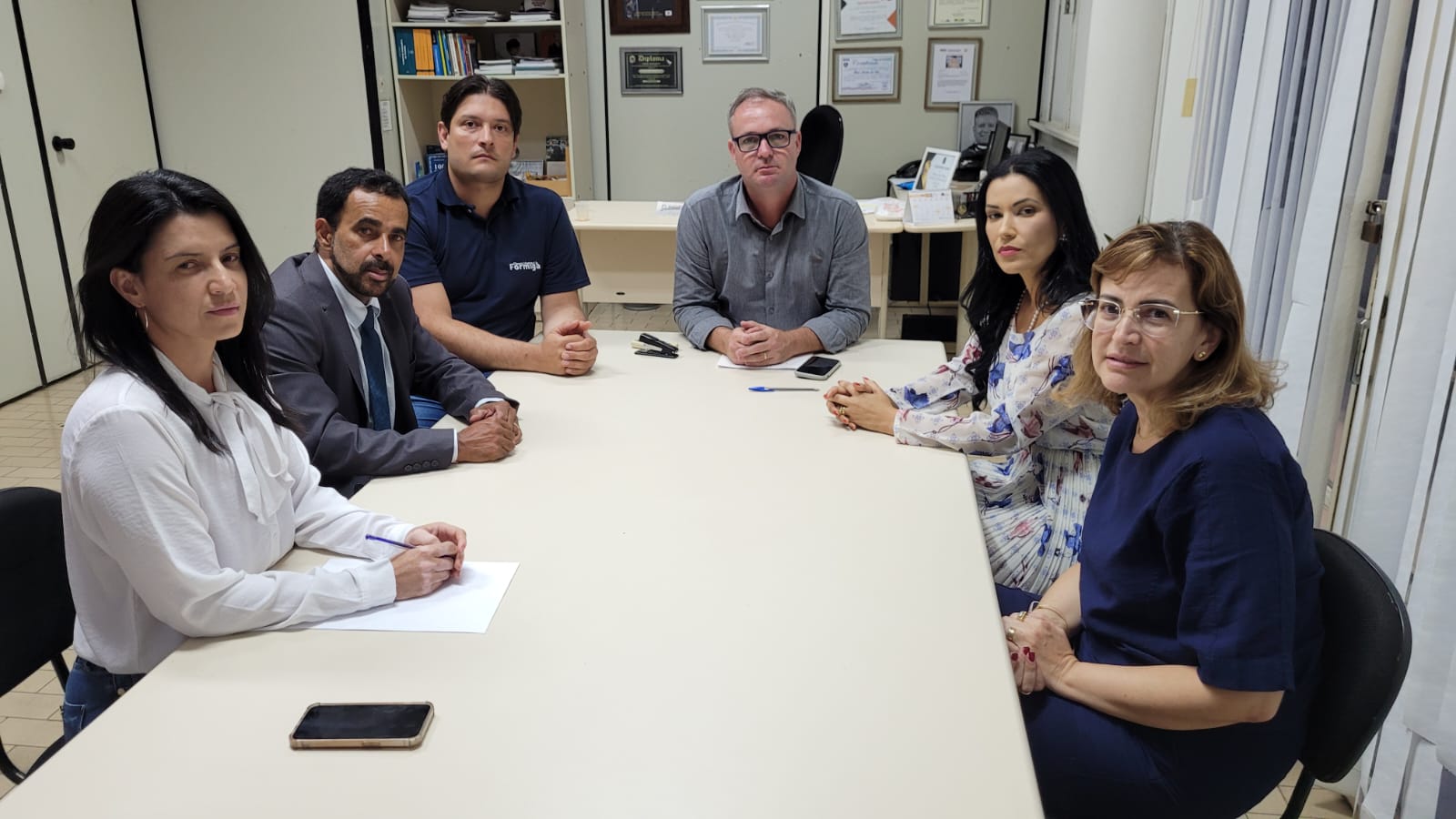 Comissão Especial de Educação da Câmara de Formiga se reúne para investigar agressão em escola municipal