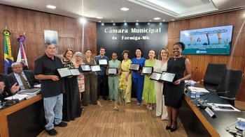 Entrega Comenda Educador Paulo Freire a personalidades que se destacam na área da educação