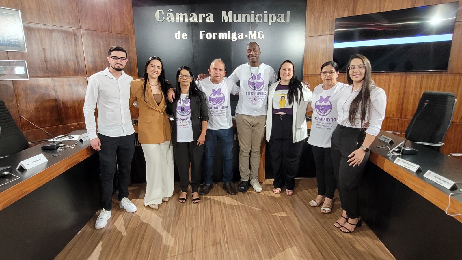 Seminário de Fibromialgia Lota Plenário da Câmara Municipal e Marca Avanço no Acolhimento aos Portadores da Doença
